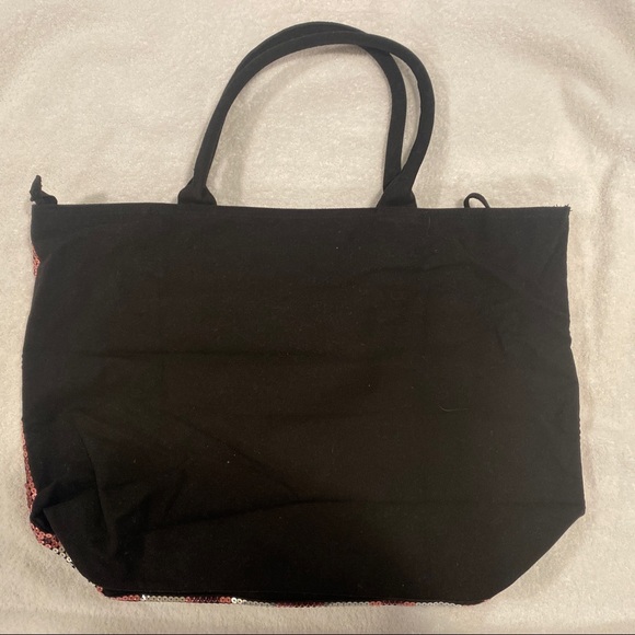 VICTORIA’S SECRET - Picture 2 of 3